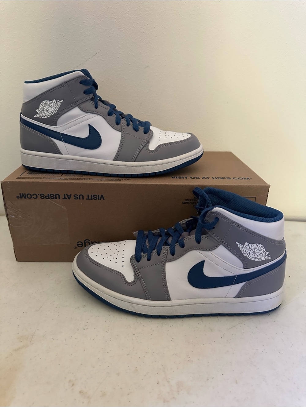 Nike Air Jordan 1 Mid Mens Size 8.5 Gray White Blue Basketball Sneakers